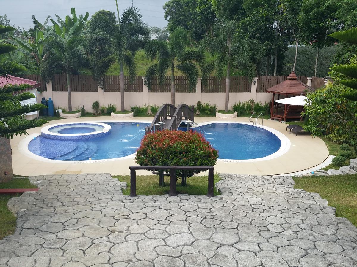 Casa De Miguelitos Hotel Tagaytay City Exterior photo