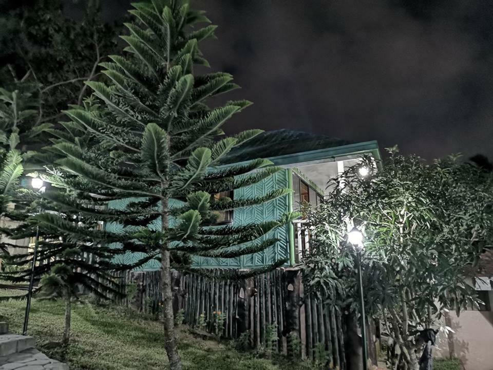 Casa De Miguelitos Hotel Tagaytay City Exterior photo